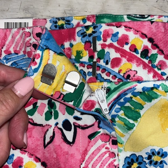 Crown & Ivy Shelby Scalloped Hem Shorts NWT | size 12 - Picture 3 of 6